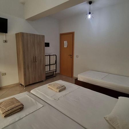 Anmaor Hotel Qeparo Bagian luar foto