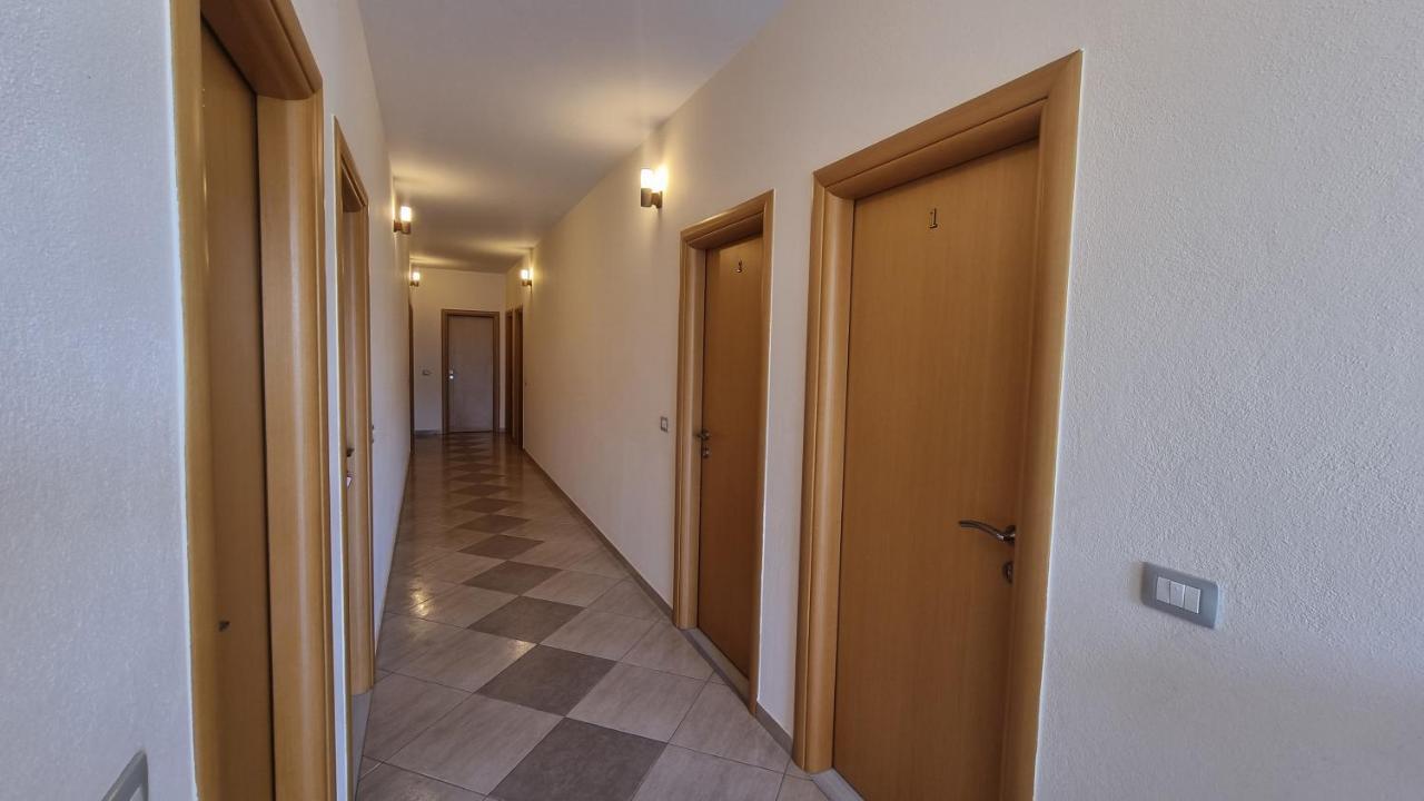 Anmaor Hotel Qeparo Bagian luar foto