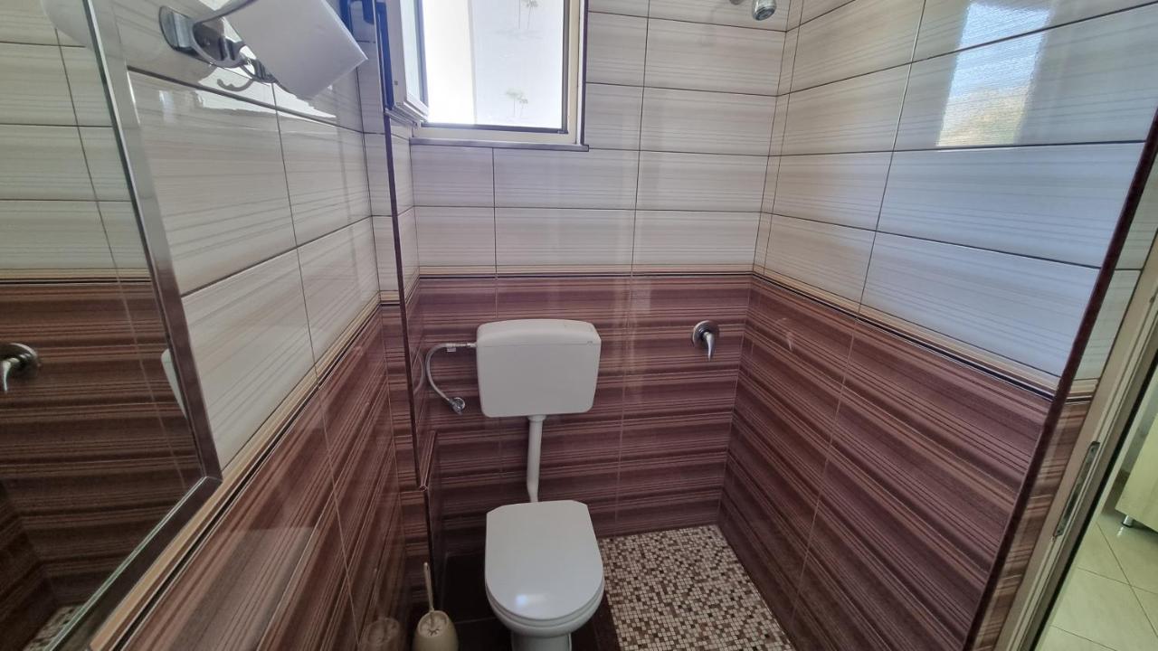 Anmaor Hotel Qeparo Bagian luar foto