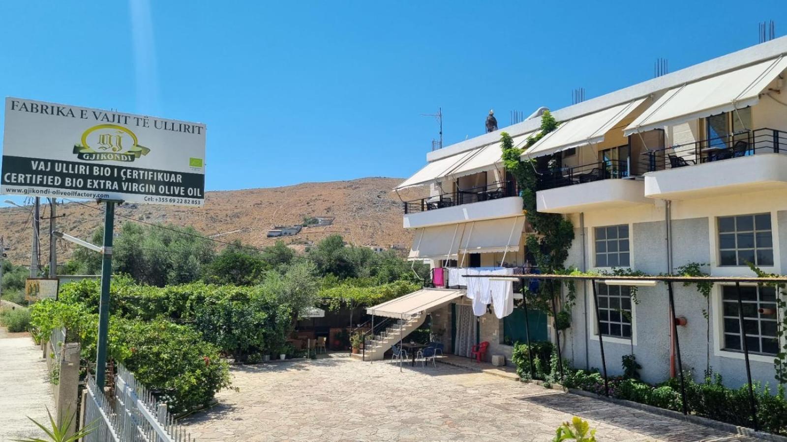 Anmaor Hotel Qeparo Bagian luar foto