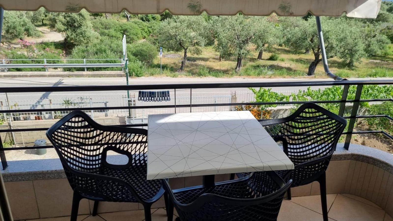 Anmaor Hotel Qeparo Bagian luar foto
