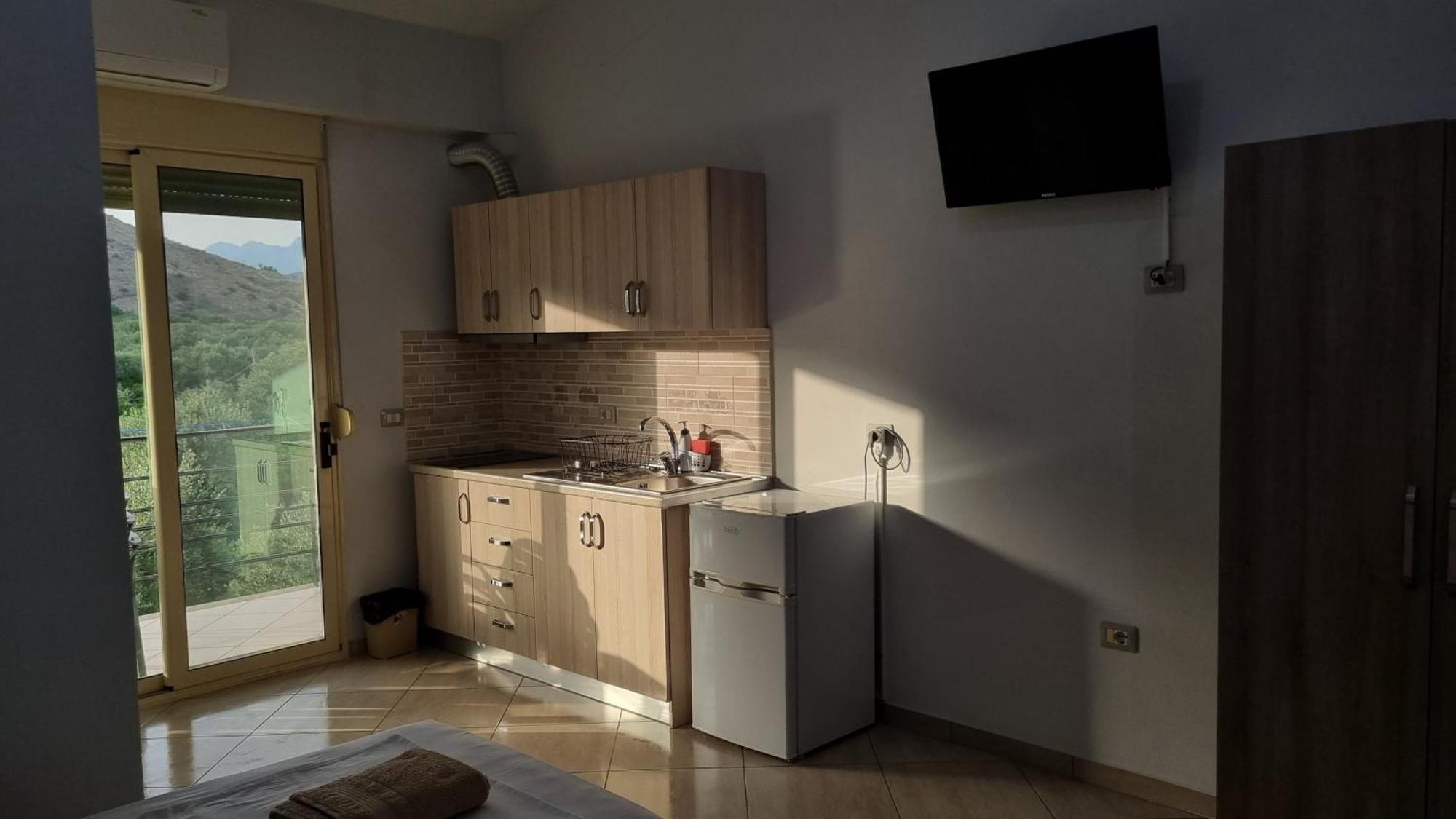 Anmaor Hotel Qeparo Bagian luar foto