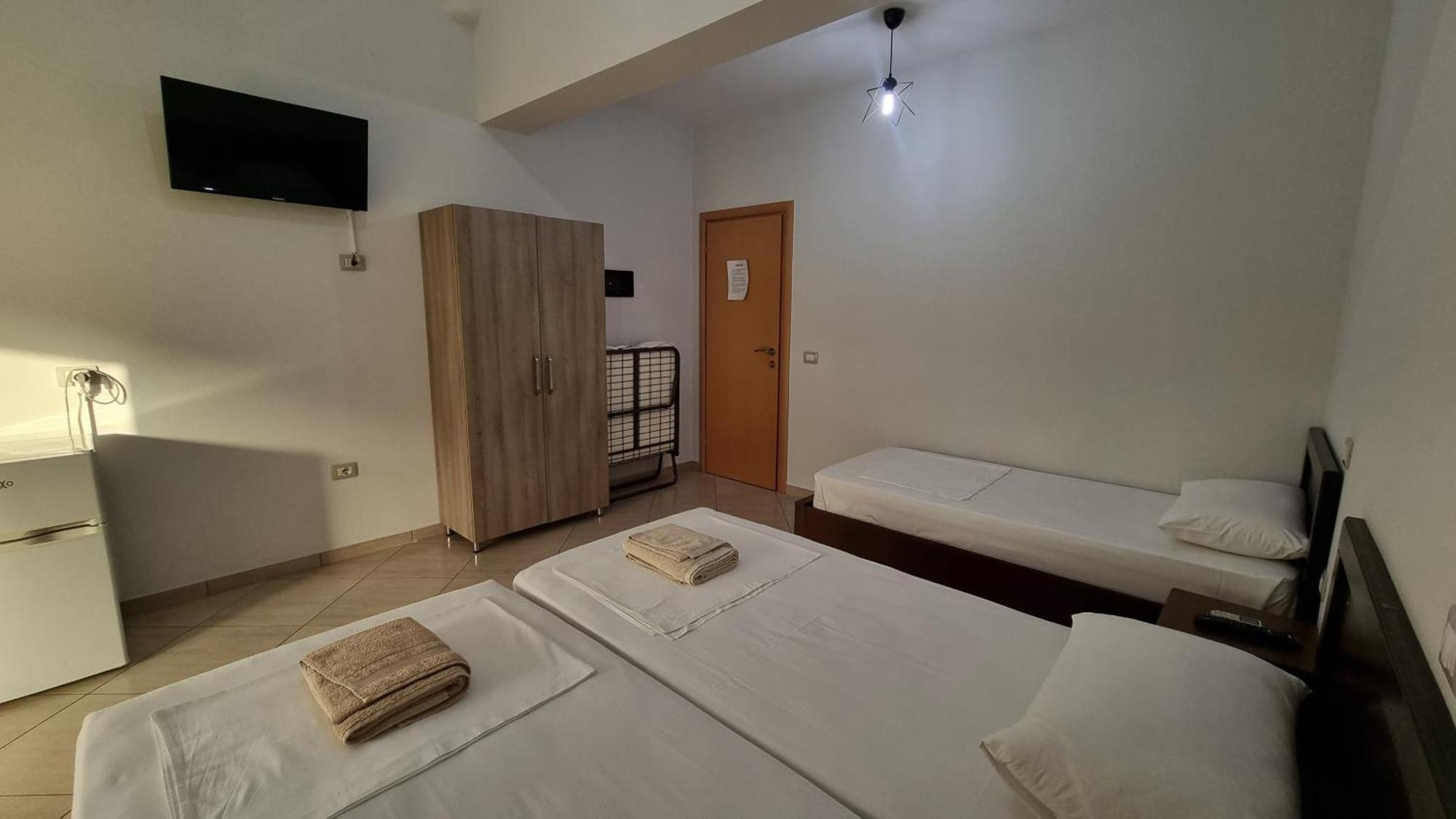 Anmaor Hotel Qeparo Bagian luar foto