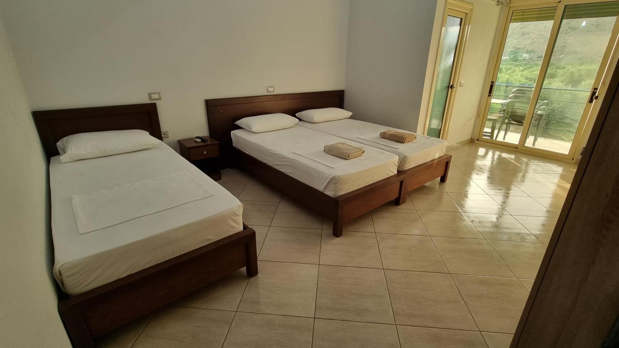Anmaor Hotel Qeparo Bagian luar foto